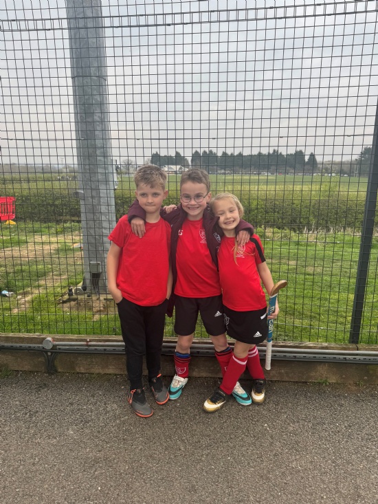 LCS pupils in Lichfield U8 Hockey Team