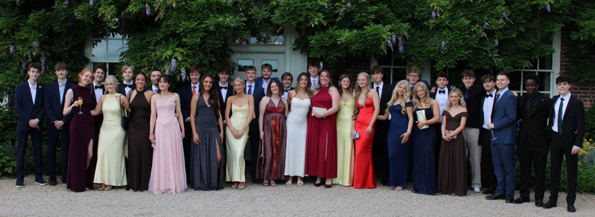A brace of perfect proms!